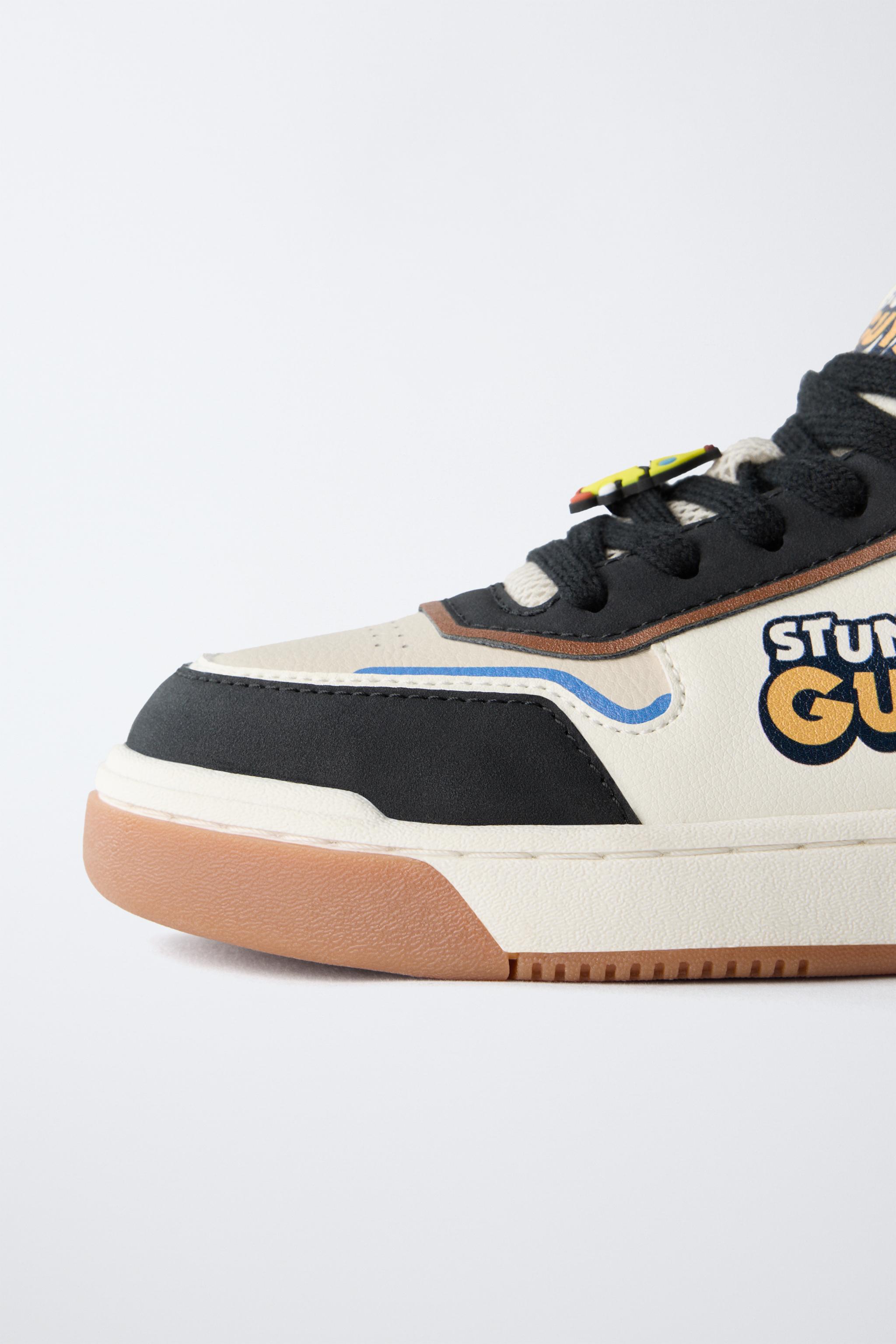 STUMBLE GUYS ™ © SCOPELY SNEAKERS